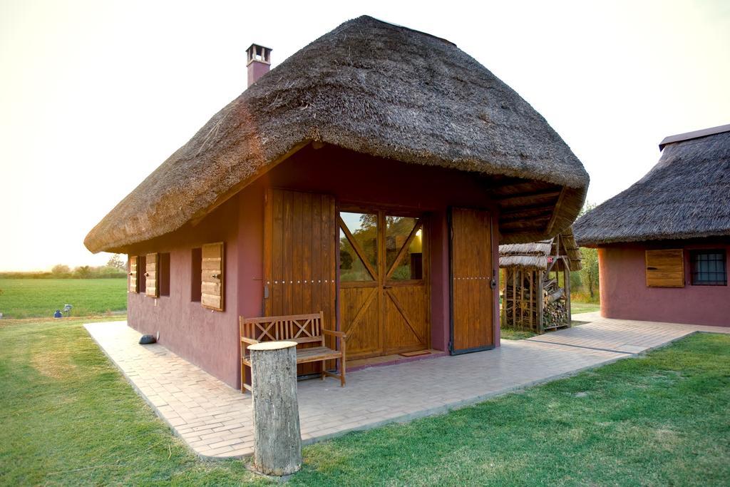 Agriturismo Bassara Le Capanne Argenta Bagian luar foto