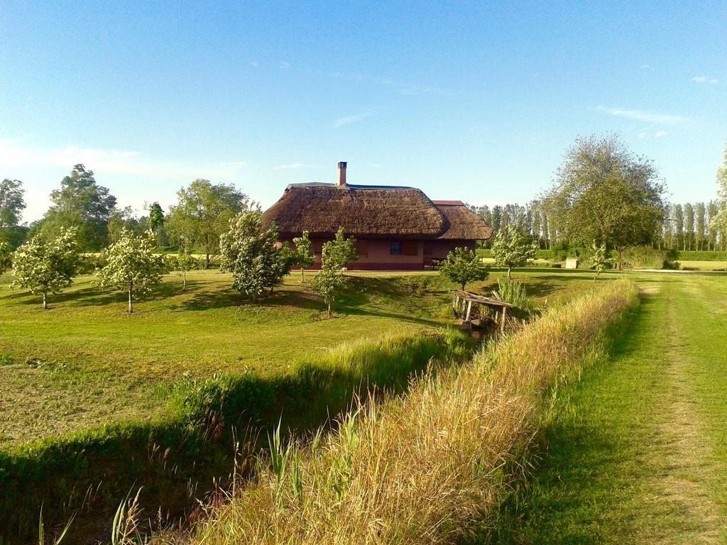 Agriturismo Bassara Le Capanne Argenta Bagian luar foto